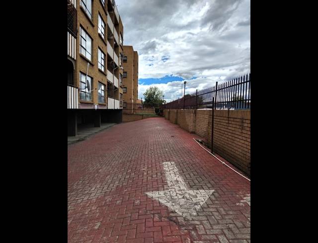 3 BEDROOM FLAT FOR SALE IN VEREENIGING CENTRAL